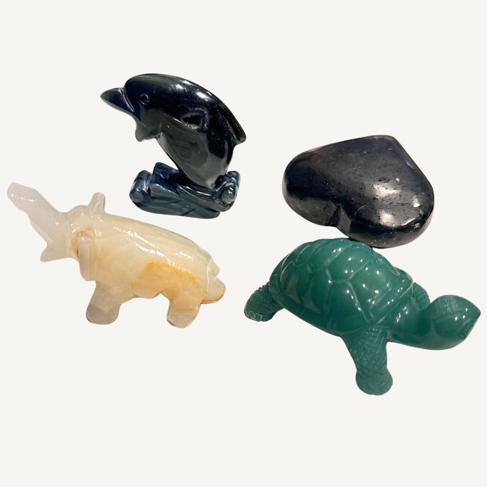 Four Carved Stone Figures - Heart, Dolphin, Elephant, Tortoise - Picture 2 of 4